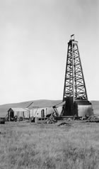 Royalite No. 4, before striking wet gas, October 1923 <br />Source: Glenbow Archives, IP-6e-3-60